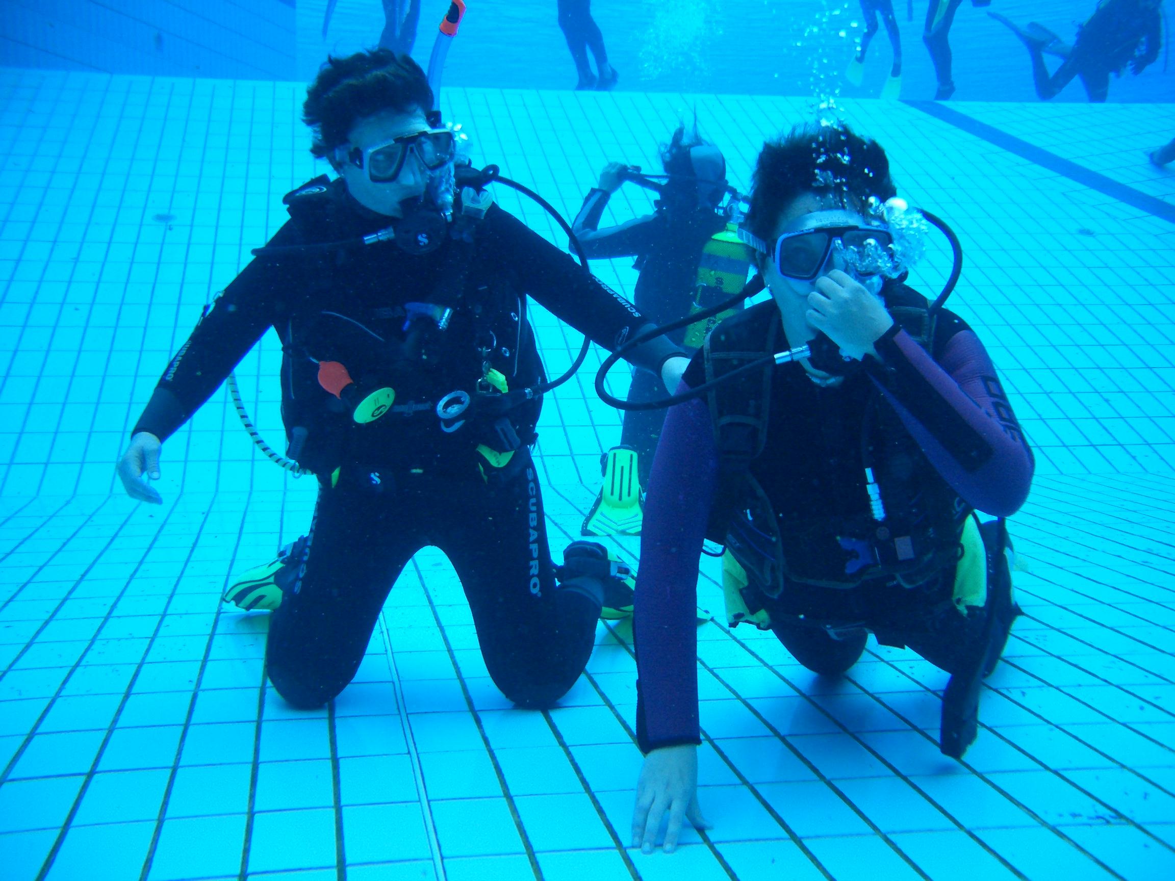 links: Mona de Witt (Divemaster) - recht: Bürte Ille