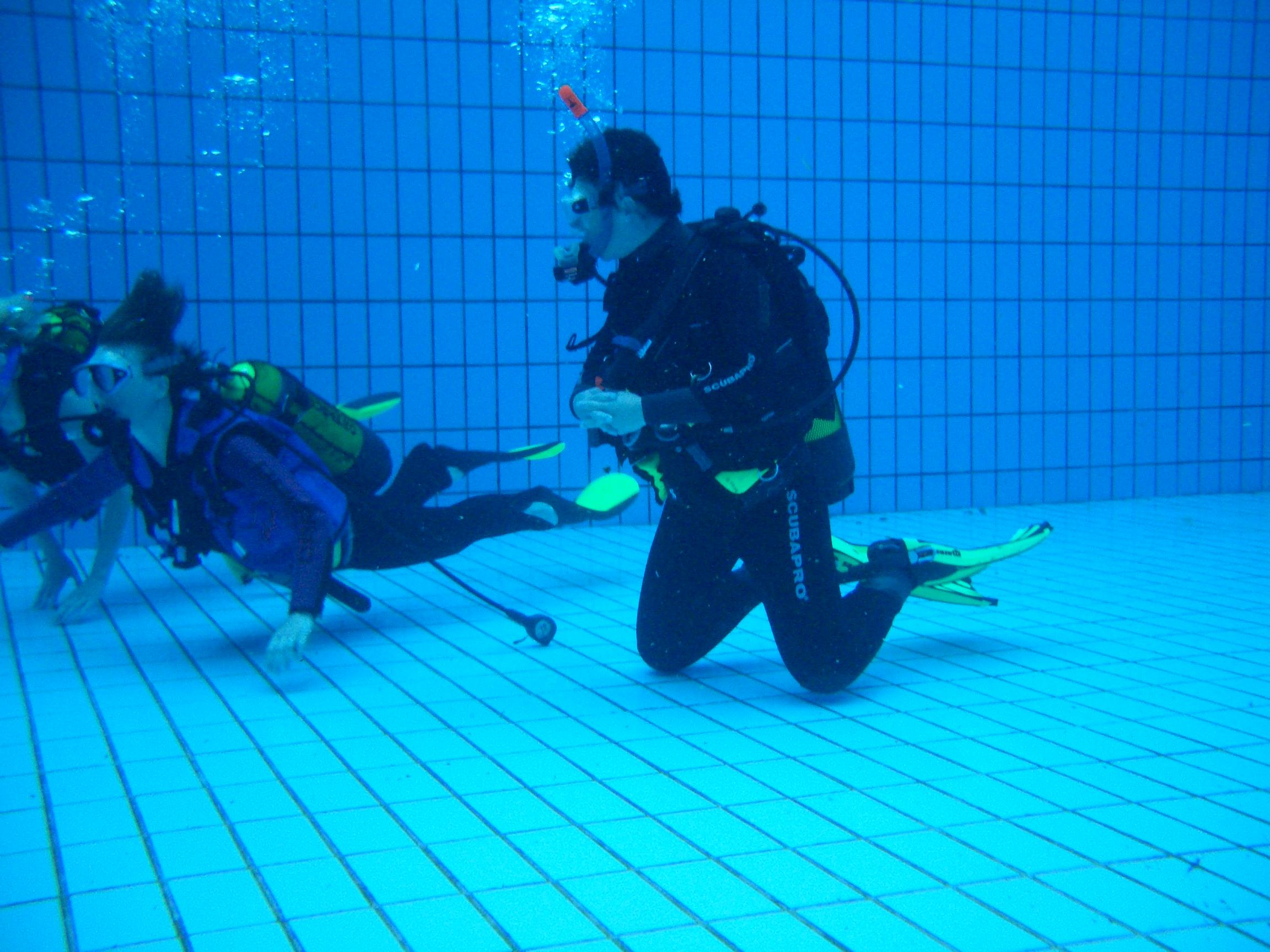 von links: Marianna Mityeva, Mona de Witt (Divemaster)